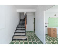 BONITA CASA EN EL BARRIO DE SAN ILDEFONSO JUNTO CERVEZAS ALHAMBRA