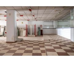 Local comercial en Venta en Cenes de la Vega, Granada