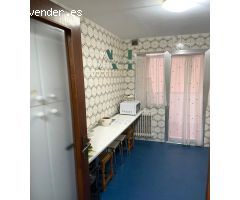 Amplio Piso en el centro con dos plazas de garaje