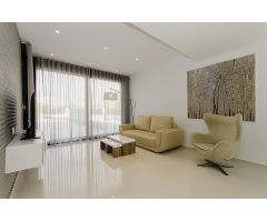 ???? Villa de Lujo en Orihuela Costa – Exclusividad y Confort Junto al Mar