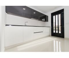 ???? Villa de Lujo en Orihuela Costa – Exclusividad y Confort Junto al Mar