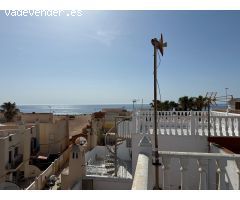 ADOSADO CON VISTAS AL MAR Y SOLÁRIUM PRIVADO