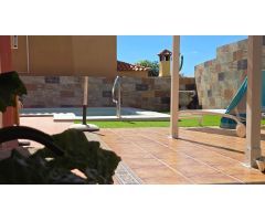 Chalet independiente 4 dormitorios con piscina