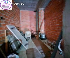 Venta de local comercial esquinero en centro de Roquetas