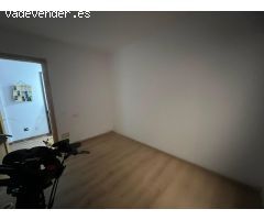 Vivienda reformada de 115 m² en pleno centro de Roquetas de Mar