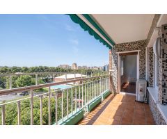 Amplia vivienda en Zona Ruiseñores