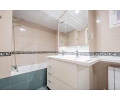 Piso de 2 dormitorios y 1 baño con garaje en calle San Ignacio de Loyola