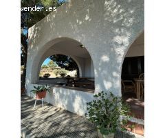 TE PRESENTO ESTE ENCANTO DE CHALET EN PEÑA LAS AGUILAS