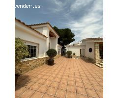 CHALET CON SENADOR, EN LA MEJOR ZONA DE PERLETA