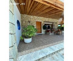 CHALET CON SENADOR, EN LA MEJOR ZONA DE PERLETA