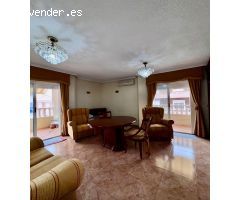 ¡Oportunidad única en Torrevieja! Departamento de 3 habitaciones a solo 200 metros de la playa!!
