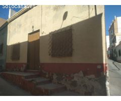 BONITA CASA CENTRICA EN ADRA PARA REFORMAR