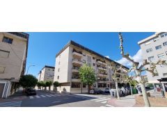 Utebo, calle Panticosa, salón 4 dormitorios. Urb. con piscina