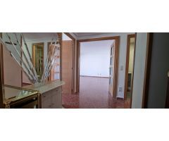 Utebo, calle Panticosa, salón 4 dormitorios. Urb. con piscina