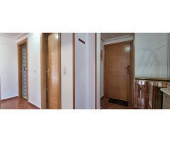 Utebo, calle Panticosa, salón 4 dormitorios. Urb. con piscina