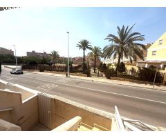 BUNGALOW (TRIPLEX) CON ESTUDIO INDEPENDIENTE