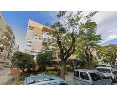 FANTÁSTICO PISO OKUPA en Calle Dom Bosco 18 en Reus (Tarragona).