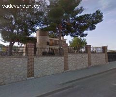 Se vende chalet OKUPA en Calle de la Pau 34 en El Catllar (Tarragona).