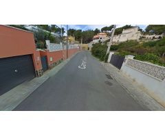 Se vende residencial OKUPA en Calle de Salvador Dalí 35 en Cubelles (Barcelona).
