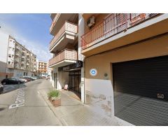 Se vende piso OKUPA en Blanes (Girona).