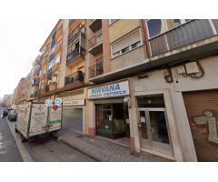 Se vende piso OKUPA en Zaragoza (Zaragoza).