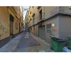 Se vende piso OKUPA en Zaragoza (Zaragoza).