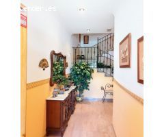 Edificio en Venta en Alozaina, Málaga