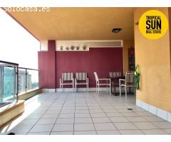 Piso en Roquetas de Mar en Residencial Santa Ana 3 con estupendas vistas al mar