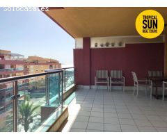Piso en Roquetas de Mar en Residencial Santa Ana 3 con estupendas vistas al mar