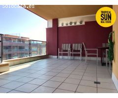 Piso en Roquetas de Mar en Residencial Santa Ana 3 con estupendas vistas al mar