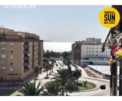 Piso en Roquetas de Mar en Residencial Santa Ana 3 con estupendas vistas al mar