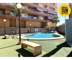 Piso en Roquetas de Mar en Residencial Santa Ana 3 con estupendas vistas al mar