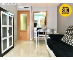 Residencial Las Palmeras. Piso en Plaza Colón, Urbanización Roquetas de Mar.