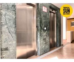Residencial Las Palmeras. Piso en Plaza Colón, Urbanización Roquetas de Mar.