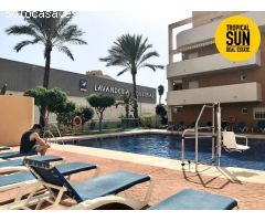 Residencial Las Palmeras. Piso en Plaza Colón, Urbanización Roquetas de Mar.