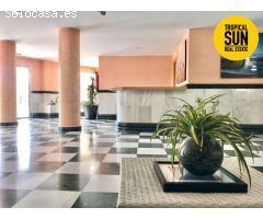 Residencial Las Palmeras. Piso en Plaza Colón, Urbanización Roquetas de Mar.