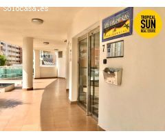 Residencial Las Palmeras. Piso en Plaza Colón, Urbanización Roquetas de Mar.