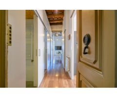 Vive Gràcia en su máxima expresión: diseño, luz y carácter en una tercera planta única