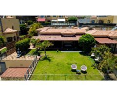 Villa exclusiva de 6 dormitorios ! Zona segura, gran terreno, y gimnasio privado !