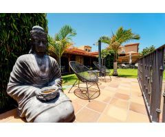 Villa exclusiva de 6 dormitorios ! Zona segura, gran terreno, y gimnasio privado !
