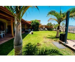 Villa exclusiva de 6 dormitorios ! Zona segura, gran terreno, y gimnasio privado !