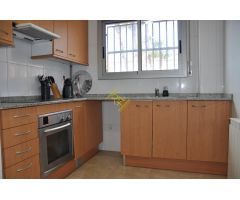 impresionante piso en zona privada con piscina