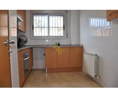 impresionante piso en zona privada con piscina