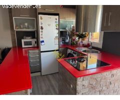 Ático con tres habitaciones, terrazas con vistas al mar y una ubicación privilegiada en Horta-Guinar