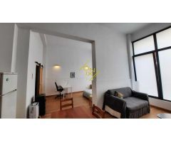 Loft con encanto en Montjuïc: luz natural, techos altos y estilo urbano