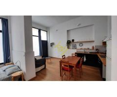Loft con encanto en Montjuïc: luz natural, techos altos y estilo urbano