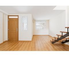 ¡Oportunidad en el centro de Padul! Dúplex con terraza de ensueño!.