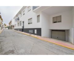 HERMOSO Y COQUETO PISO A LA VENTA EN OTURA CENTRO, ESQUINA, 3 DORMITORIOS, 2 BAÑOS, GARAJE, ASCENSOR