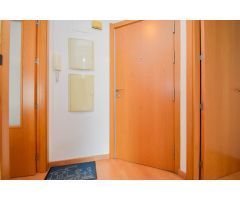 HERMOSO Y COQUETO PISO A LA VENTA EN OTURA CENTRO, ESQUINA, 3 DORMITORIOS, 2 BAÑOS, GARAJE, ASCENSOR