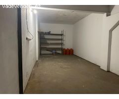 ???? Garaje Cerrado de 29 m² en el Corazón de Roses – ¡A Solo 5 Minutos de la Playa!